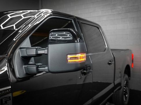 Used 2022 Ford F250 Lariat w/ Black Appearance Package image 34