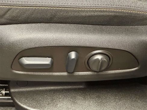 Used 2023 Chevrolet Equinox LT image 14