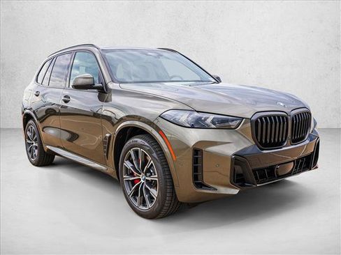 Used 2026 BMW X5 xDrive40i w/ M Sport Package AWD/4WD image 3