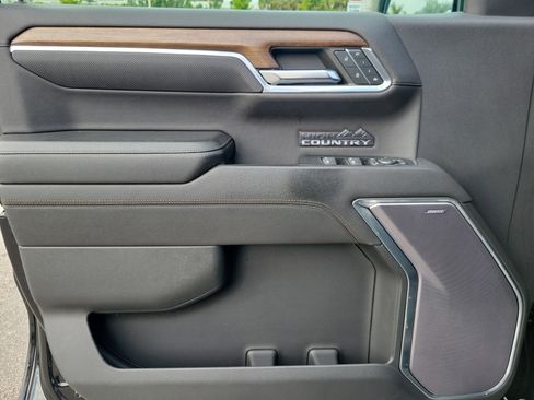 Used 2023 Chevrolet Silverado 1500 High Country w/ Technology Package image 22