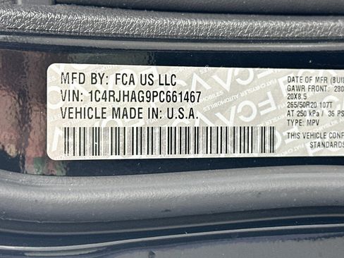 Used 2023 Jeep Grand Cherokee Altitude AWD/4WD image 31