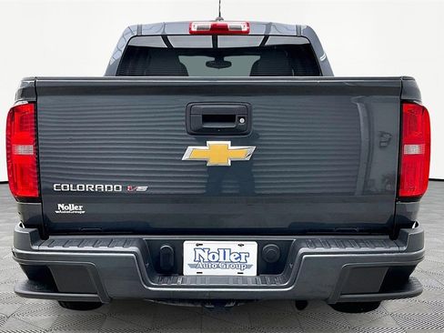 Used 2017 Chevrolet Colorado W/T w/ WT Convenience Package image 4