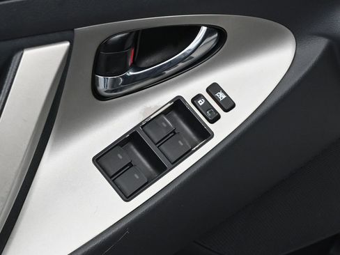 Used 2010 Toyota Camry SE image 8