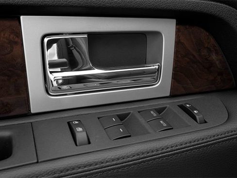 Used 2014 Ford F150 Platinum RWD image 18