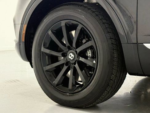 Used 2019 Bentley Bentayga image 53