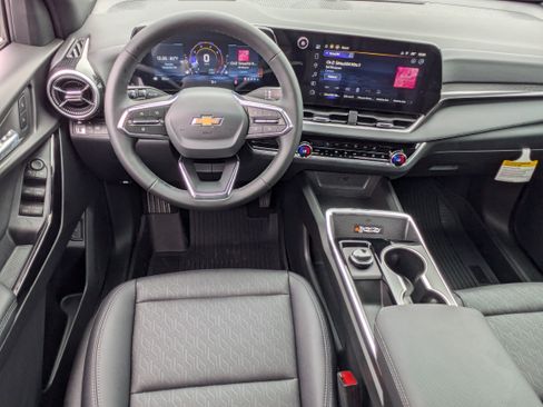 New 2026 Chevrolet Equinox LT w/ Convenience Package II image 17