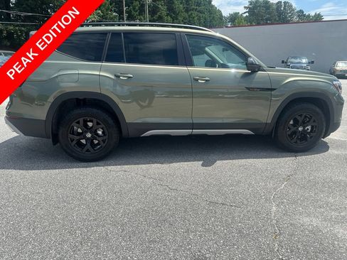 Used 2025 Volkswagen Atlas Peak Edition SE AWD/4WD image 9