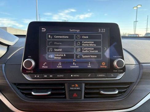 Used 2024 Nissan Altima 2.5 SV image 16