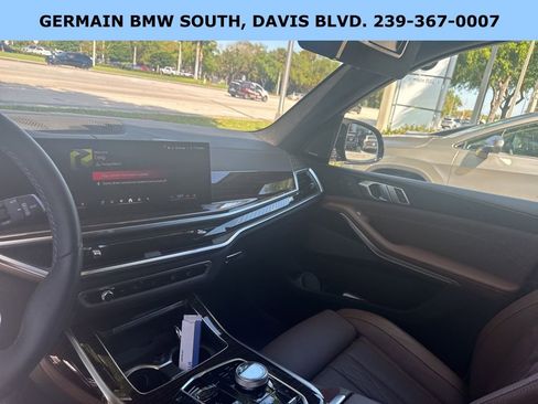 Used 2025 BMW X7 M60i image 43