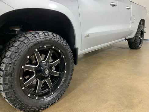 Used 2019 Chevrolet Silverado 1500 LT w/ All-Star Edition AWD/4WD image 2