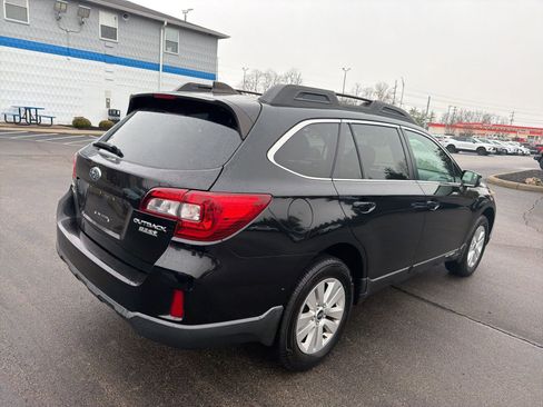 Used 2017 Subaru Outback 2.5i Premium image 5