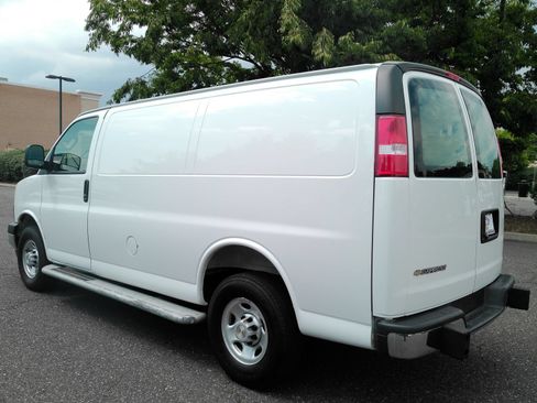 Certified 2025 Chevrolet Express 2500 w/ Driver Convenience Package RWD image 5