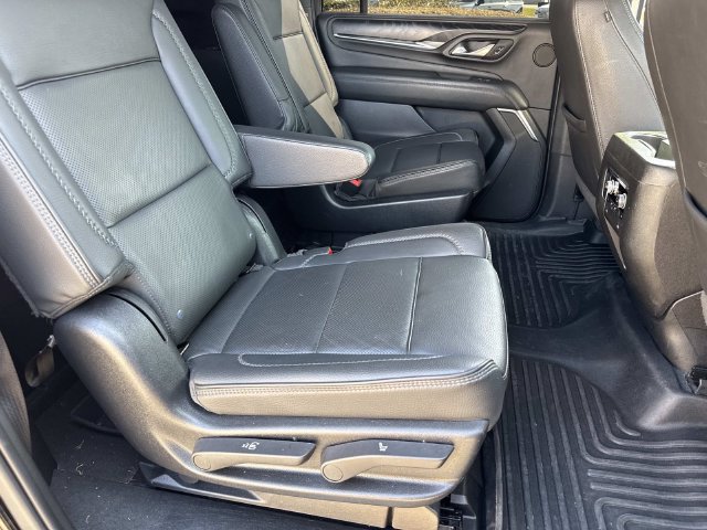 Used 2022 GMC Yukon XL Denali RWD image 12