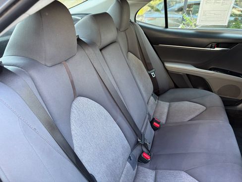 Used 2018 Toyota Camry LE w/ Moonroof Package FWD image 21