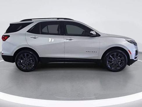 Certified 2022 Chevrolet Equinox RS AWD/4WD image 2