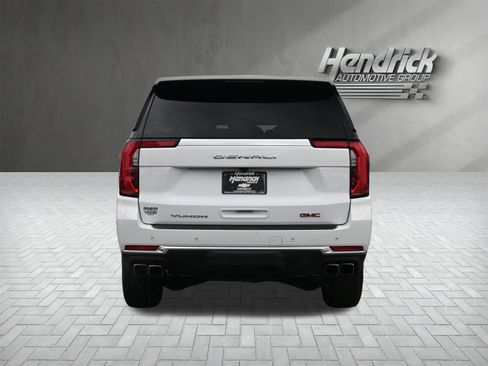 Used 2025 GMC Yukon Denali image 9