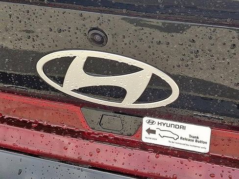 New 2025 Hyundai Elantra Sport image 5