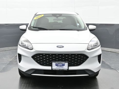 Used 2021 Ford Escape SE w/ Convenience Package image 2