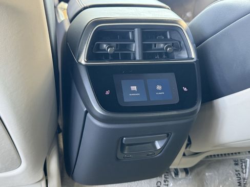 Used 2024 Lucid Air Touring AWD/4WD image 34