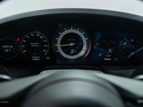 Used 2022 Porsche 911 GT3 image 77