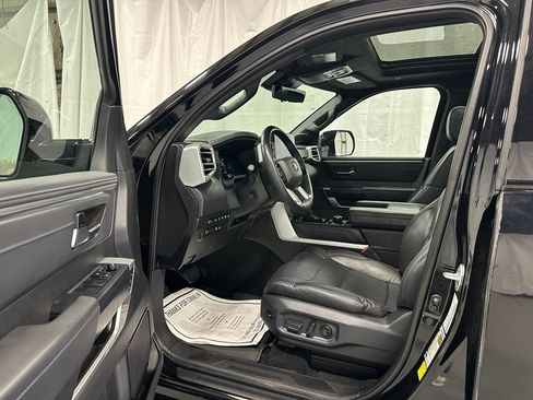 Used 2025 Toyota Tundra Platinum AWD/4WD image 10