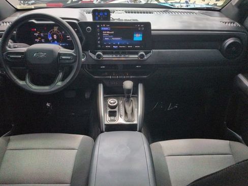 Used 2024 Chevrolet Colorado Trail Boss AWD/4WD image 15