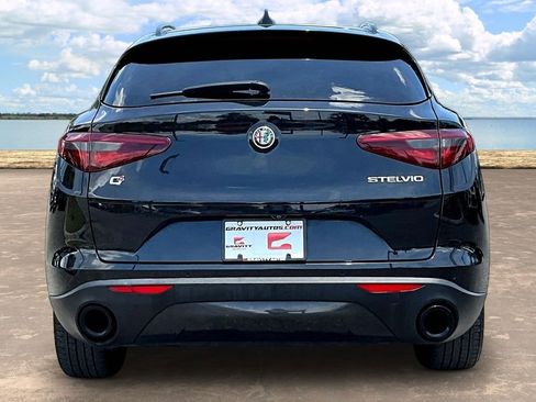 Used 2022 Alfa Romeo Stelvio Sprint AWD/4WD image 5