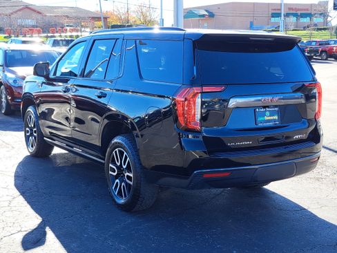 Used 2023 GMC Yukon AT4 w/ AT4 Premium Package image 3