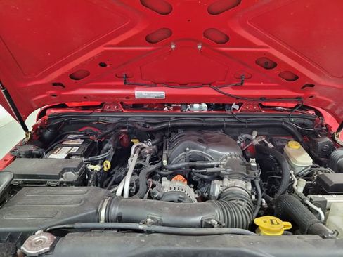 Used 2015 Jeep Wrangler Unlimited Sport image 19