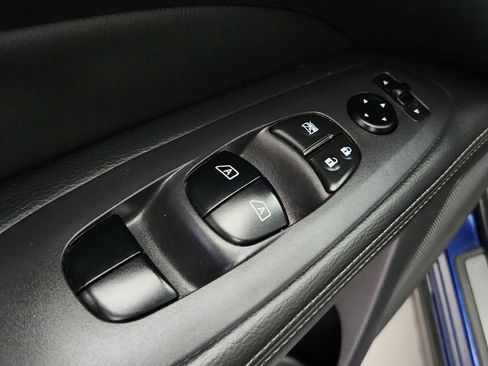 Used 2018 Nissan Pathfinder SL AWD/4WD image 27