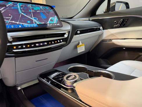 New 2026 Cadillac Lyriq Sport AWD/4WD image 31