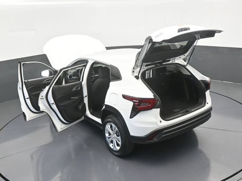 Used 2024 Chevrolet Trax LS w/ Driver Confidence Package image 62