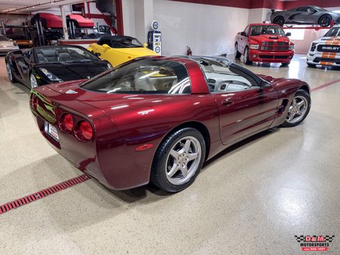 Used 2003 Chevrolet Corvette Coupe w/ Preferred Equipment Group RWD image 52