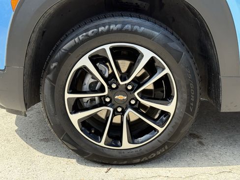 Used 2025 Chevrolet TrailBlazer LT AWD/4WD image 13