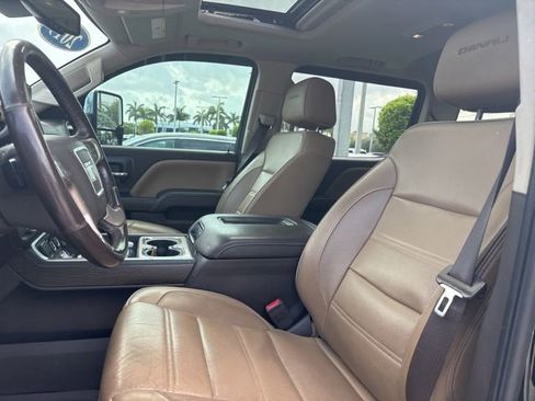 Used 2019 GMC Sierra 2500 Denali w/ Duramax Plus Package AWD/4WD image 6