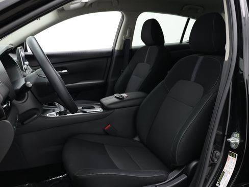 Used 2025 Nissan Sentra SV FWD image 22