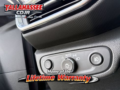 Used 2023 Chevrolet TrailBlazer LT FWD image 29