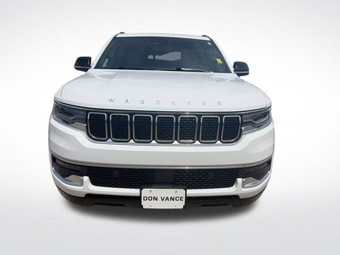 Used 2025 Jeep Wagoneer 4WD image 8