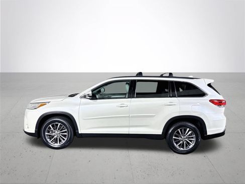 Used 2019 Toyota Highlander XLE w/ Protection Package #3 FWD image 9