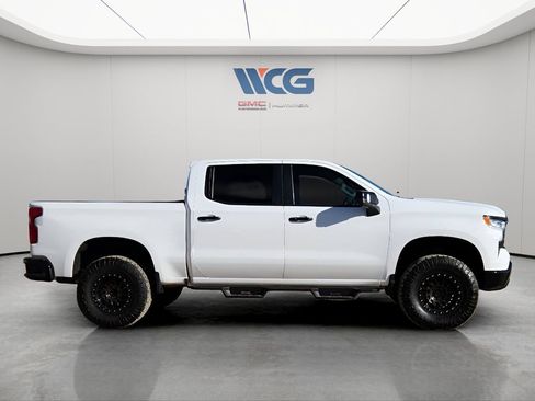 Used 2022 Chevrolet Silverado 1500 LT Trail Boss w/ LT Trail Boss Premium Package AWD/4WD image 3