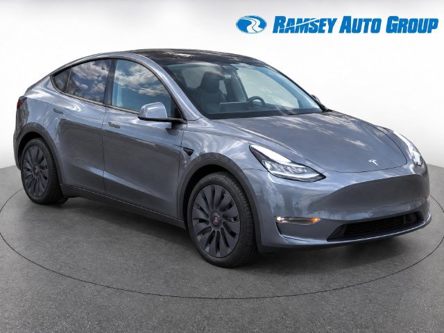 Used 2023 Tesla Model Y Long Range AWD/4WD image 1