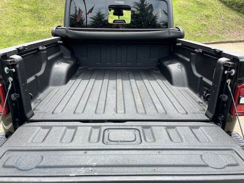 Used 2020 Jeep Gladiator Rubicon AWD/4WD image 46