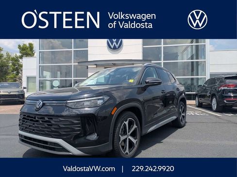 New 2026 Volkswagen Tiguan SE FWD image 1