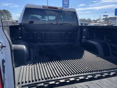 Used 2021 Chevrolet Silverado 1500 Custom w/ Safety Confidence Package image 8