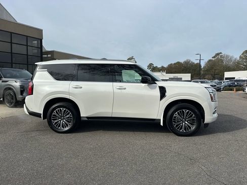 Used 2025 Nissan Armada Platinum w/ Convenience Package image 8
