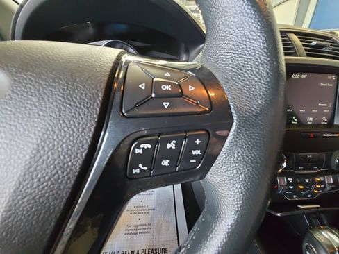 Used 2018 Ford Explorer XLT w/ Equipment Group 202A AWD/4WD image 19