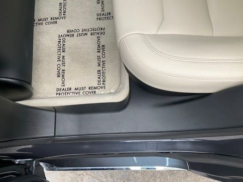 Used 2019 Tesla Model S Standard Range AWD/4WD image 26