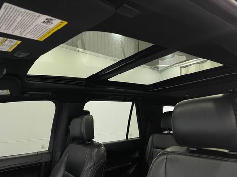 Used 2020 Ford Expedition XLT w/ Equipment Group 202A image 12