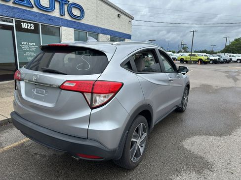 Used 2021 Honda HR-V EX-L image 4