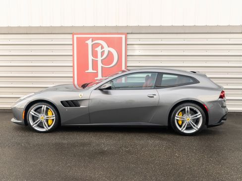 Used 2018 Ferrari GTC4Lusso image 49